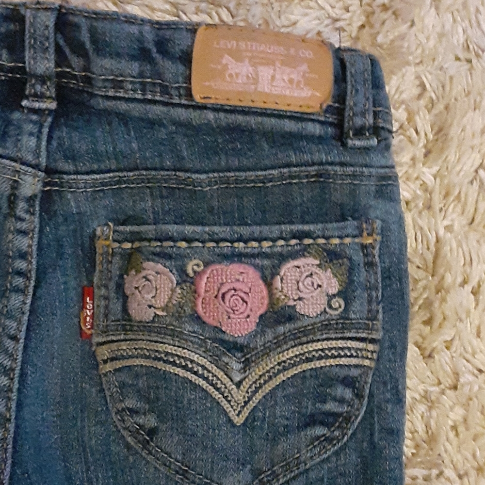 Levi's stretch blue jean pink flower embroidery 5 pockets straight leg 6X EUC…